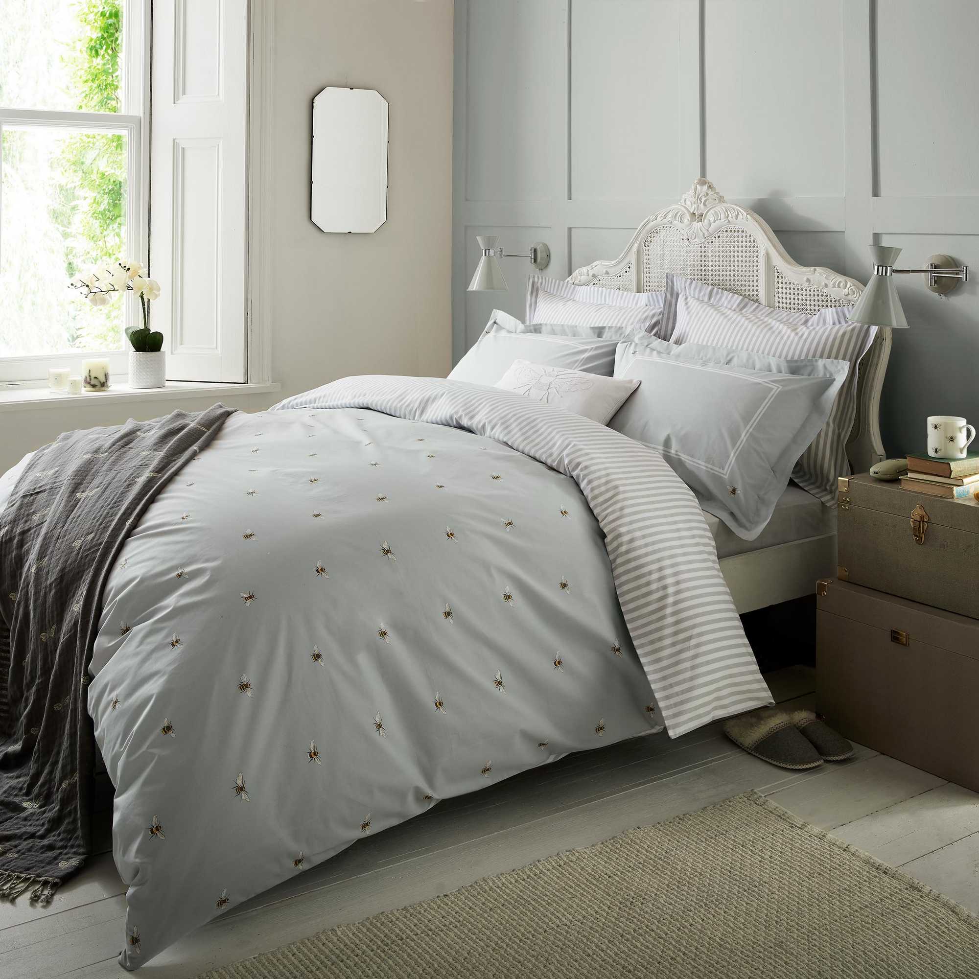 Photos - Bed Linen Bees Cotton Bedding Set by Sophie Allport in Duckegg Blue150x200cm 5021253